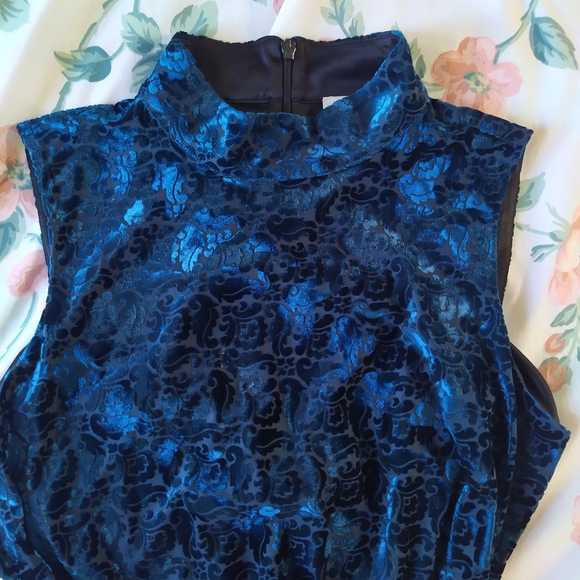 NWOT Blue Velvet High Neck Sleeveless Dress - Picture 3 of 7